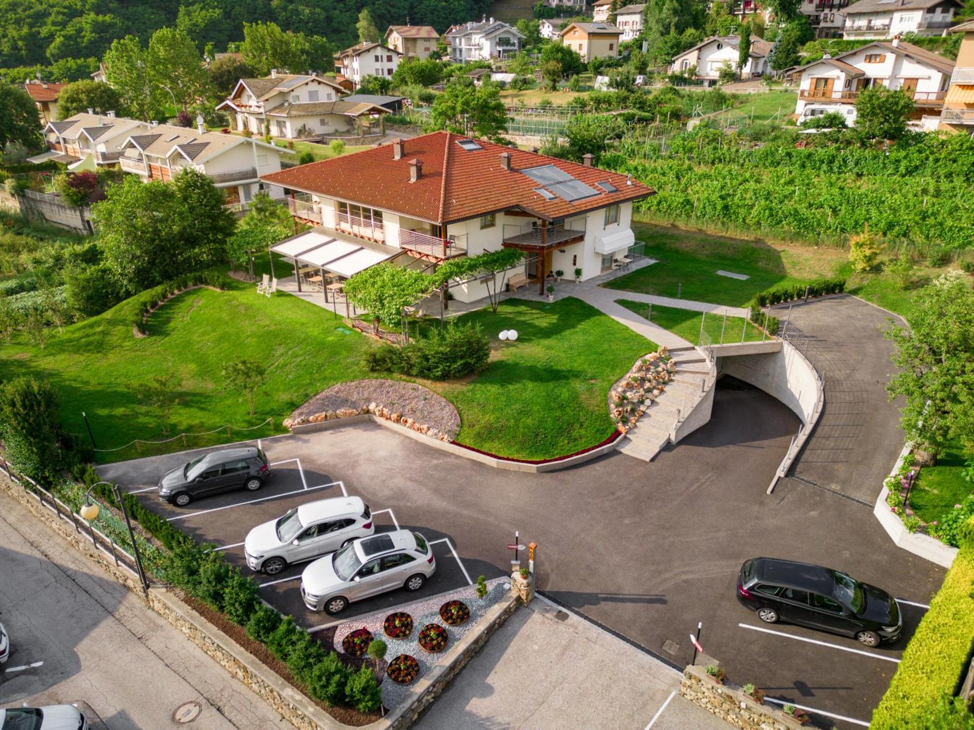 Garni Tuttotondo Hotel Levico Terme Bagian luar foto